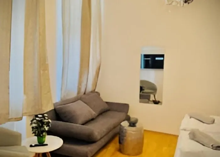 Beautiful & Stylish 1br 10 Min To Westbahnhof Daire Viyana