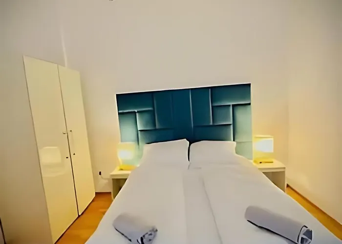 Beautiful & Stylish 1br 10 Min To Westbahnhof Daire